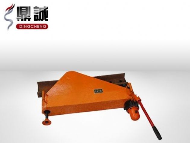 點(diǎn)擊查看詳細(xì)信息<br>標(biāo)題：垂直液壓彎軌機(jī) 閱讀次數(shù)：4450